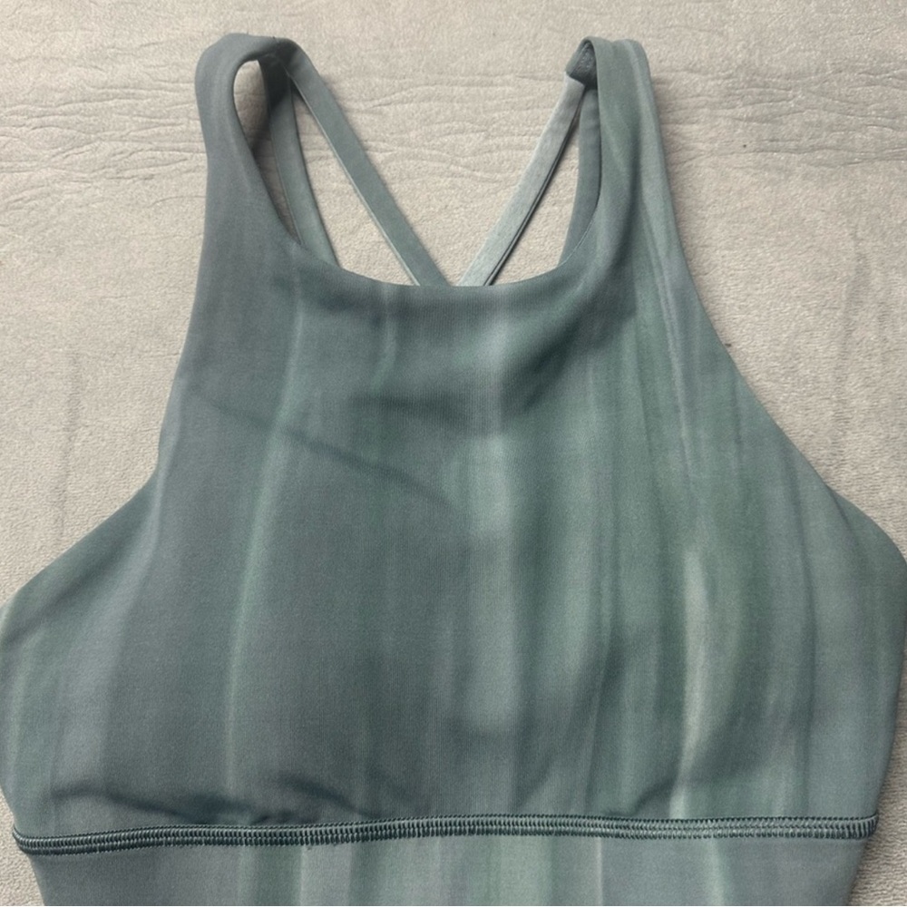 Lululemon sports bra